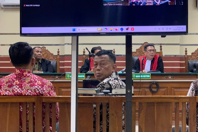 Eks Bupati Ponorogo, Sugiri Sancoko menjalani sidang vonis kasus suap dan gratifikasi jual beli jabatan di Pengadilan Tipikor Surabaya, Jumat (14/8/2026). Foto: Farusma Okta Verdian/kumparan