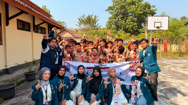 Dokumentasi Deklarasi Anti-Bullying bersama Siswa SMPN 3 Tawangsari. Sumber: Dokumentasi KKN-R TIM II UNDIP 2026.