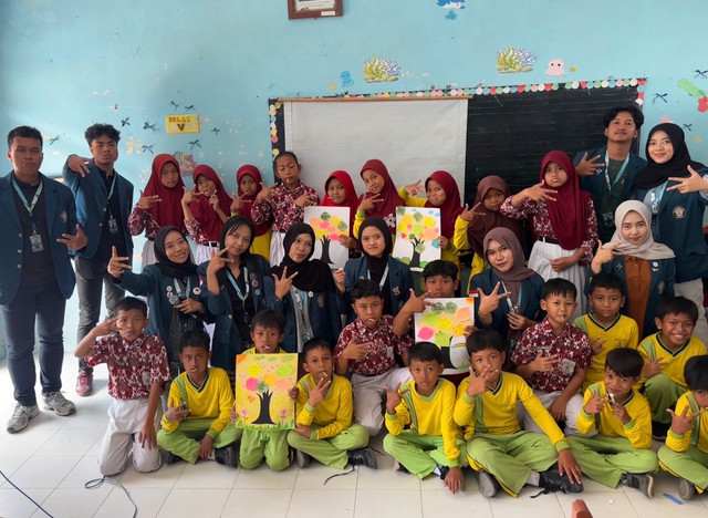 Sumber: Dokumentasi Mahasiswa Melakukan Kolaborasi Program Kerja Sosial Kemasyarakatan 