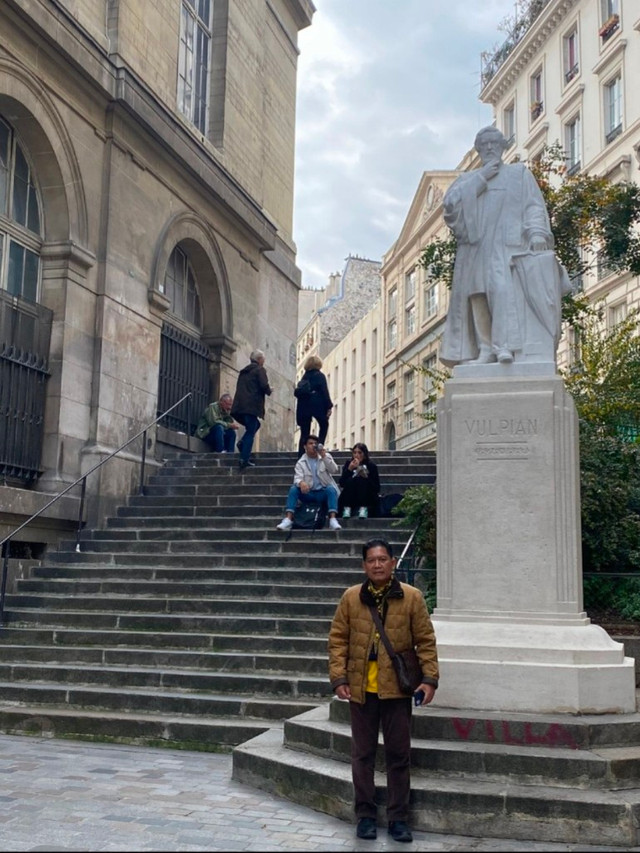 Ilustrasi: Kampus melahirkan teori ilmu pengetahuan melalui riset. Di kampus Universitas Sorbonne, Paris. Foto: Dokumen pribadi.