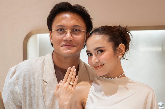 Rizky Febian berikan kejutan untuk Mahalini. Foto: Istimewa