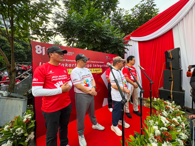 Gubernur DKI Jakarta Pramono Anung dan Wakil Ketua KPK Johanis Tanak saat ditemui di Taman Dukuh Atas, Jakarta Selatan, Minggu (16/8/2026). Foto: Nauval Pratama/kumparan