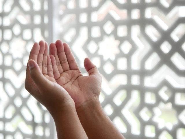 Ilustrasi Doa Upacara HUT RI ke 81. Foto: Unsplash/Masjid MABA