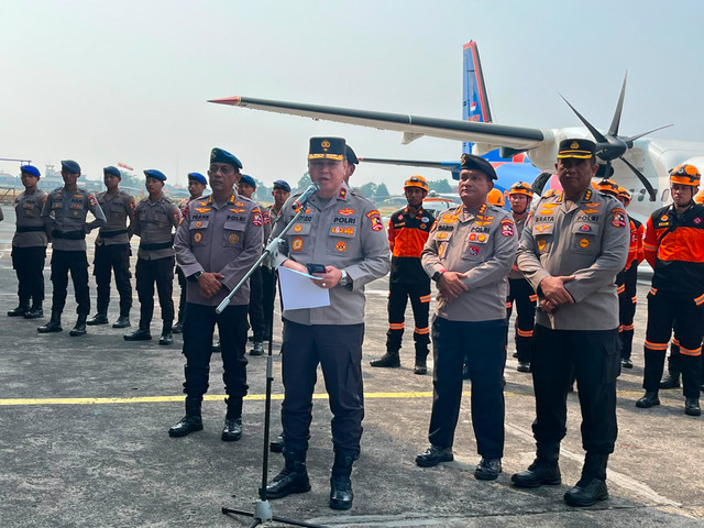 Kombes Pol. Trunoyudo Wisnu Andiko memberikan keterangan di Mako Poludara Korpolairud, Pondok Cabe, Tangerang Selatan, Minggu (16/8/2026). Foto: Ratu Shafa/kumparan