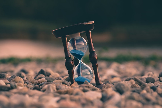 ilustrasi bagaimana orang zaman dahulu mengetahui waktu. unsplash/aronvisuals
