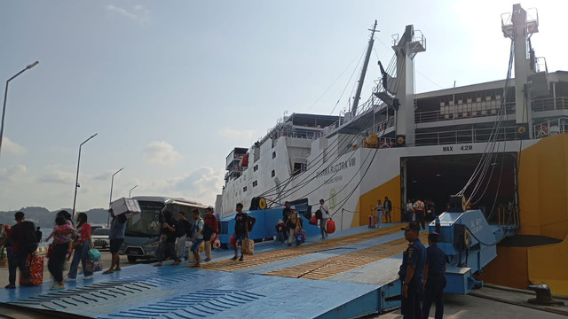 Pelindo memastikan layanan di sejumlah pelabuhan  di NTT berangsur normal pascagempa bumi. Foto: dok. Istimewa.