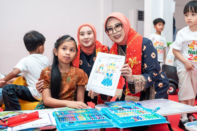 Penasihat Dharma Wanita Persatuan (DWP) Kementerian Sosial, Fatma Saifullah Yusuf menghadiri peresmian Taman Anak Sejahtera Wong Kito di Palembang pada Selasa (11/8/2026). Foto: Kemensos RI