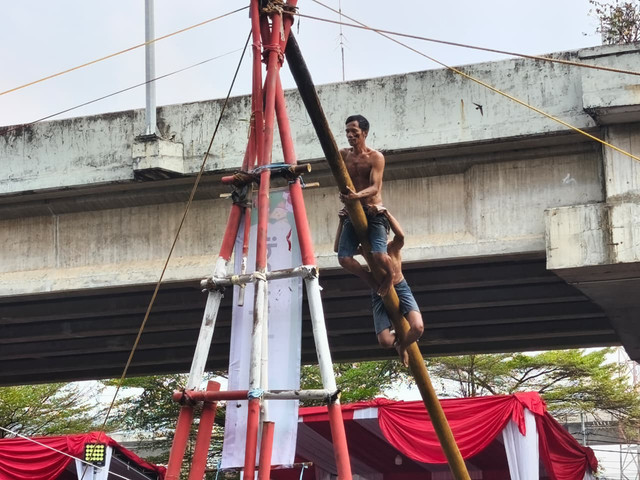 "Semarak Kalimalang" dalam Rangka HUT ke-81 RI oleh RW. 04 Kelurahan Cipinang Melayu, Jakarta, Minggu (16/8/2026). Foto: Aditya Nugraha/kumparan