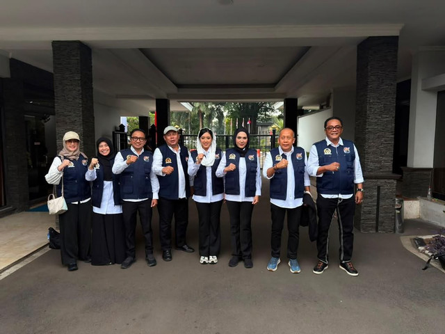Tim Galapana (Satgas Penanggulangan Pasca Bencana) DPR bersiap berangkat ke NTT. Foto: Instagram/ @sufmi_dasco