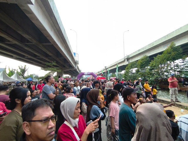"Semarak Kalimalang" dalam Rangka HUT ke-81 RI oleh RW. 04 Kelurahan Cipinang Melayu, Jakarta, Minggu (16/8/2026). Foto: Aditya Nugraha/kumparan