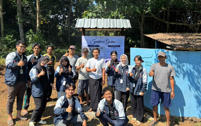 (Foto Peresmian Papan Informasi Sendang Gedhe, Sumber: Dokumentasi Pribadi Penulis)
