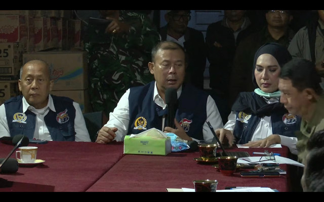 Satgas Galapana DPR tinjau dampak gempa di NTT. Foto: Dok. Istimewa