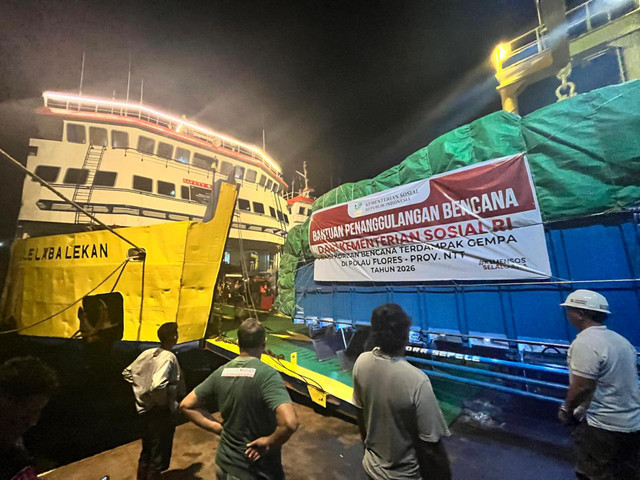 Kemensos membangun dapur umum dan menyalurkan bantuan logistik kepada korban gempa di NTT. dok  Foto: Kemensos RI