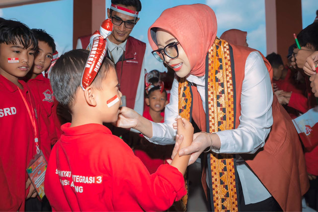 Penasihat Dharma Wanita Persatuan (DWP) Kemensos Fatma Saifullah Yusuf, Wakil Penasihat DWP Kemensos Intan Agus Jabo beserta jajaran DWP Kemensos mengunjungi Sekolah Rakyat Terintegrasi 3 Kabupaten Lampung Selatan, Rabu (12/8/2026). Foto: Kemensos RI