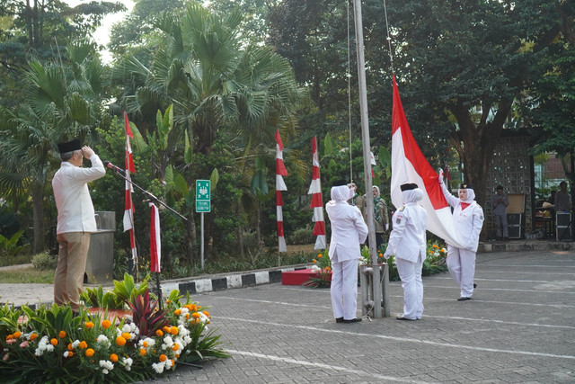 Uhamka Rayakan HUT ke-81 RI, Apresiasi Sivitas Akademika dan Santuni Anak Dhuafa