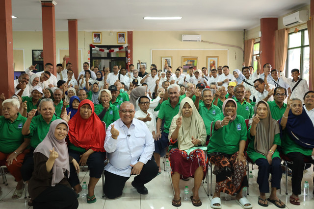 Direktur Utama LPDB Koperasi Krisdianto menghadiri kegiatan Social and Charity yang menjadi bagian dari rangkaian HUT LPDB Koperasi ke-20 di PSTW Budi Mulia 3, Jakarta, Minggu (16/8/2026). Foto: Dok. LPDB Koperasi