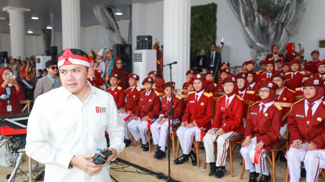Paduan Suara Sekolah Rakyat Orkestra, yang tampil pada peringatan Hari Ulang Tahun (HUT) 81 Kemerdekaan Republik Indonesia di Istana Merdeka, Jakarta, Senin (17/8/2026). Foto: Kemensos RI