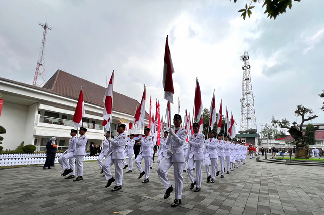Upacara Peringatan HUT ke-81 RI di Istana Kepresidenan Yogyakarta, Senin (17/8). Foto: Pandangan Jogja/Resti Damayanti