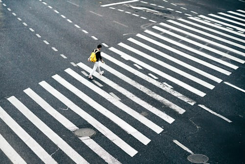Ilustrasi Kenapa Zebra Cross Berwarna Hitam Putih, Foto: Unsplash/青 晨