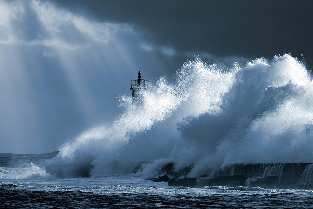 Ilustrasi storm, ocean, waves. Foto: Pixabay