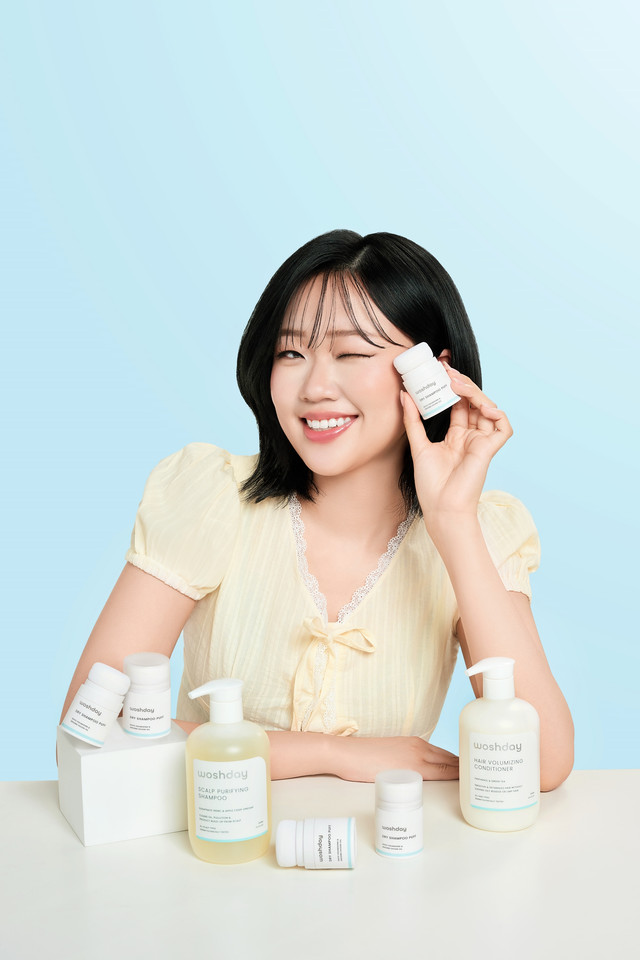 Rekomendasi Dry Shampoo dari Woshday, Aplikatornya Membantu Atasi Rambut Lepek. Foto: Woshday
