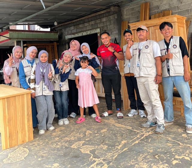 Kunjungan Mebel Dusun Bogosari Desa Pringsari, Kecamatan Pringapus, Kabupaten Semarang. Dok. Medinfo KKN UIN Walisongo Semarang