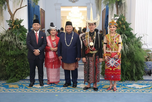 Deretan Gaya Pejabat Publik dalam Balutan Busana Adat di Upacara HUT ke-81 RI. Foto: Instagram @presidenrepublikindonesia