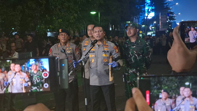 Konferensi Pers oleh Kabid Humas Polda Metro Jaya, Kombes Pol Budi Hermanto usai pelaksanaan aksi Demo di depan Plaza UOB, Jakarta Pusat, Selasa (18/8/2026). Foto: Pradya Tirta/kumparan