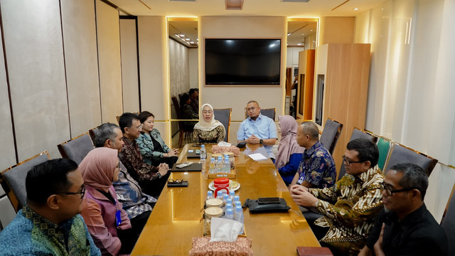Pertemuan Wakil Ketua Komisi VI DPR RI Andre Rosiade dengan serikat pekerja Pos Indonesia di Kantor DPR RI, Selasa (18/8/2026). Foto: Dok. Istimewa