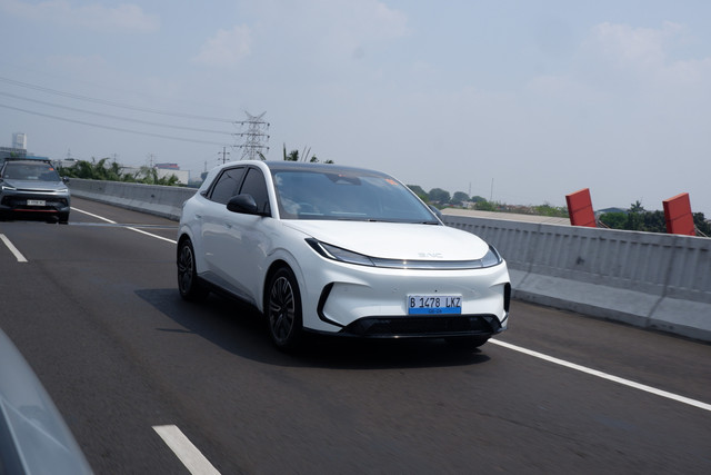 Media first drive mobil listrik BAIC T1 Jakarta-Bandung, (18-19/8/2026). Foto: Sena Pratama/kumparan