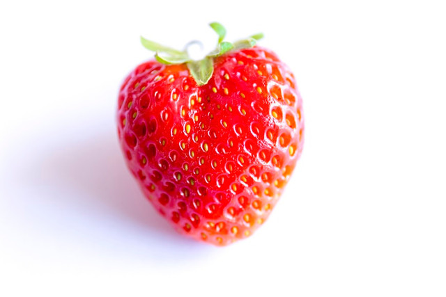 Ilustrasi Mengapa Stroberi Memiliki Biji di Luar, Foto: Unsplash/Isaac Quesada