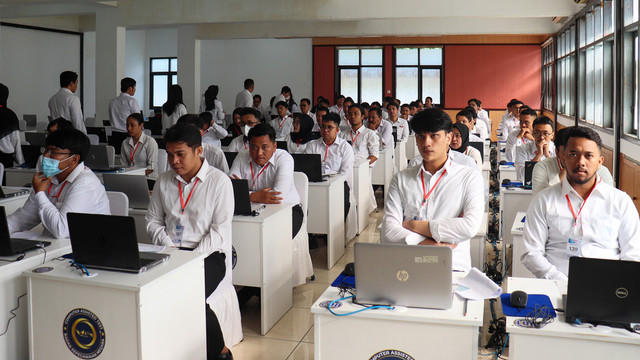  Ilustrasi tes PPPK atau CPNS. Foto: indrarf/Shutterstock