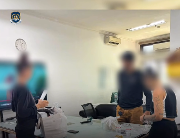Dua WNA perempuan, N.F (25) asal Norwegia dan K.A.H (33) asal Jerman, ditindak Kantor Imigrasi Ngurah Rai karena overstay. Foto: Dok. Ditjen Imigrasi