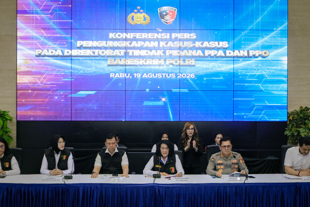 Dittipid PPA-PPO Bareskrim Polri Brigjen Pol Nurul Azizah memberikan keterangan pers di Gedung Awaloedin Djamin, Bareskrim Polri, Jakarta, Rabu (19/8/2026). Foto: Jamal Ramadhan/kumparan