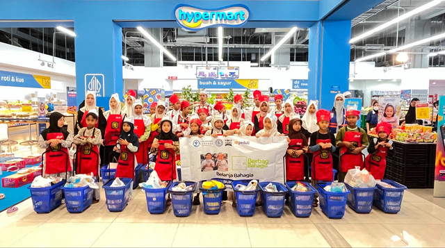 DT Peduli ajak Anak-anak Yatim dan Dhuafa yang tinggal di sekitar Tempat Pembuangan Akhir Binjai ikut Belanja Bahagia di Hypermart (Sumber: DT Peduli)
