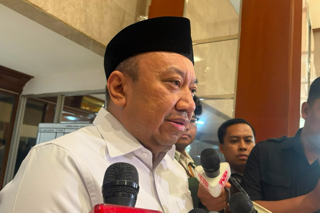 Wakil Ketua Komisi X DPR Lalu Hadrian Irfani di Kompleks Parlemen, Senayan, Jakarta, Rabu (19/8/2026). Foto: Nasywa Athifah/kumparan