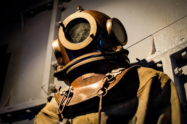 Ilustrasi diving suit, old, historic. Foto: Pixabay
