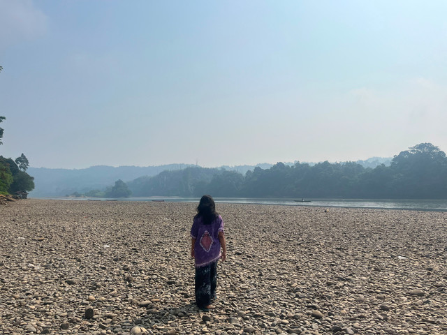 Kondisi Sungai Mahakam di Kabupaten Mahakam Ulu, sangat dangkal pada Rabu (19/8/2026). Foto: kumparan