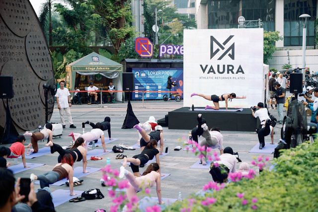 VAURA Pilates Ajak Warga Jakarta Rasakan Outdoor Mat Pilates di Car Free Day. Foto: VAURA Pilates