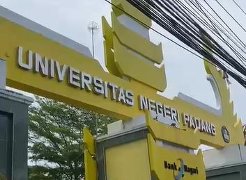 Suasana Universitas Negeri Padang, Sumatera Barat. Foto: Dok. kumparan
