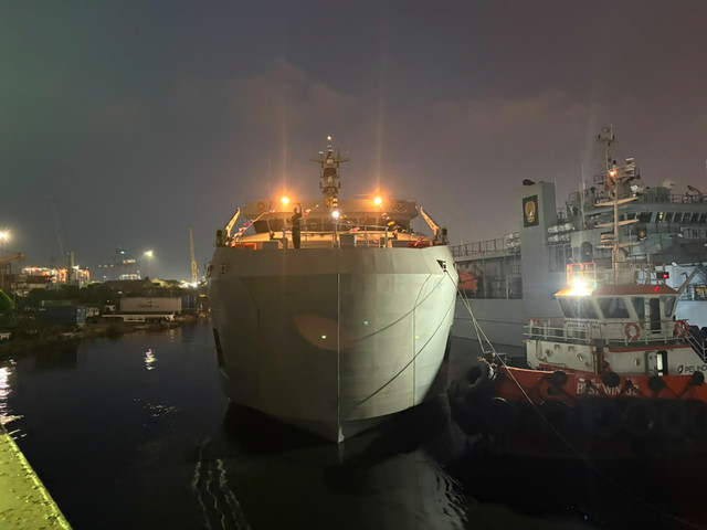 Kapal ADRI-XCII BM yang mengirimkan bantuan ke korban bencana gempa bumi NTT, di Satuan Angkutan Air (Sat Angair) Pusbekangad, Tanjung Priok, Jakarta Utara, Rabu (19/8/2026). Foto: Nauval Pratama/kumparan