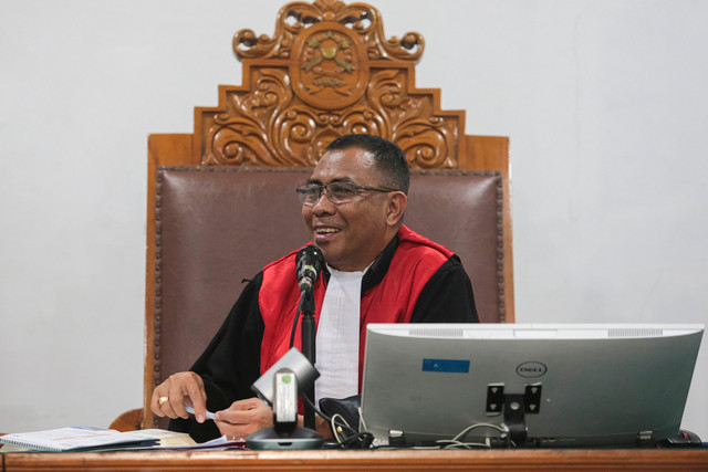 Hakim tunggal Richard Edwin Basoeki memimpin sidang praperadilan atas penetapan tersangka Febrie Adriansyah dalam kasus dugaan Tindak Pidana Pencucian Uang (TPPU), di Pengadilan Negeri Jakarta Selatan, Jakarta, Rabu (19/8/2026). Foto: Angga Budhiyanto/ANTARA FOTO 
