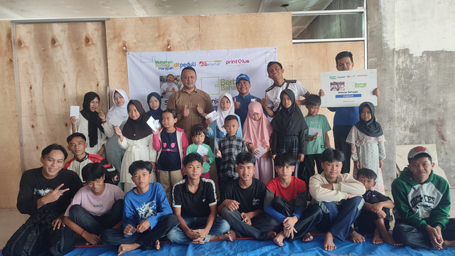 Bahagianya Anak-anak Yatim di Cianjur Selatan saat Ikuti Kegiatan Belanja Bahagia bersama Tim DT Peduli Cianjur (Sumber: DT Peduli)