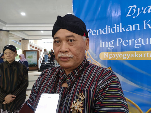 Rektor Universitas Negeri Yogyakarta (UNY), Prof Sumaryanto. Foto: Arfiansyah Panji Purnandaru/kumparan