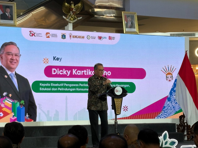 Kepala Eksekutif Pengawas Perilaku Pelaku Usaha Jasa Keuangan, Edukasi, dan Pelindungan Konsumen (PEPK) OJK, Dicky Kartikoyono, di acara Expo Keuangan dan Seminar Syariah (EKSiS) 2026 di Jakarta, Kamis (20/8/2026). Foto: Muhammad Fhandra Hardiyon/kumparan