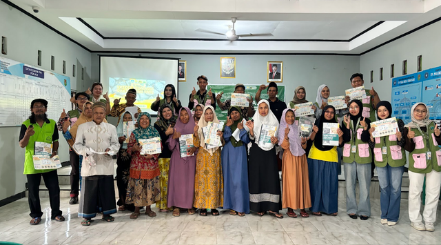 Kegiatan sosialisasi kepada kelompok tani Al-Huda, Desa Sukosari (Sumber. Dokumen pribadi)