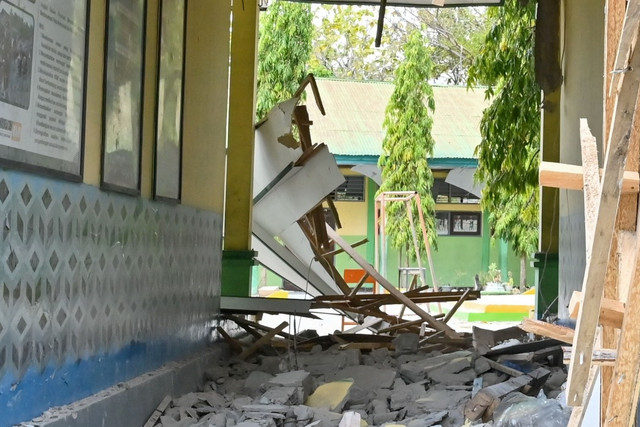 Bangunan Madrasah Ibtidaiyah Negeri (MIN) 1 Manggarai mengalami kerusakan akibat gempa bumi di kawasan Reo, Kabupaten Manggarai, NTT, Kamis (20/8/2026). Foto: Fikri Yusuf/ANTARA FOTO