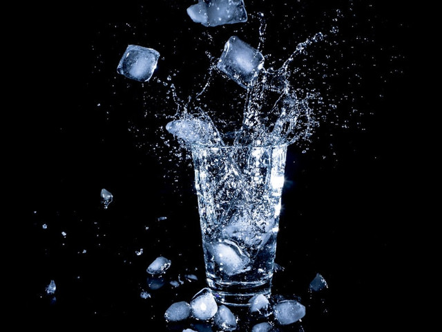 Mengapa Gelas Berkeringat Saat Dingin. Unsplash.com/Lanju Fotografie