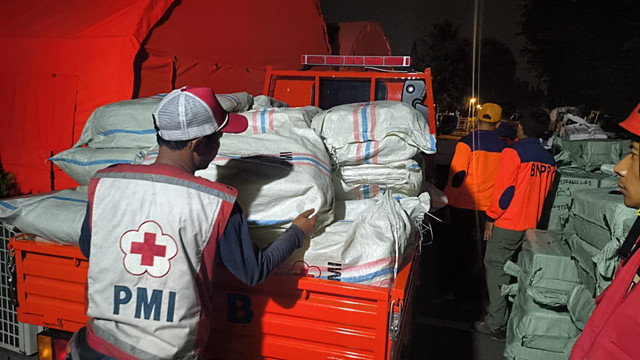 Bantuan dari PMI untuk korban gempa bumi di NTT. Foto: PMI