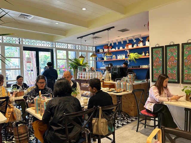 Kembang Goeyang, restoran Indonesia Peranakan baru di Sarinah. Foto: Judith Aura/kumparan 